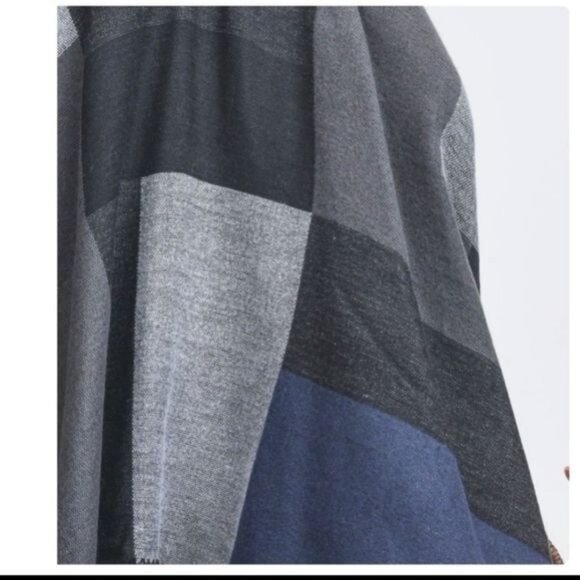 RUANA PONCHO-ONE SIZE.   BRAND NEW. - Picture 5 of 6